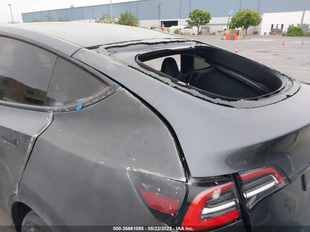 5YJYGDEE0MF112072 Tesla Model Y Long Range
