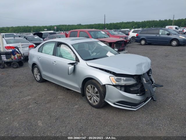 2016 3VWD67AJ3GM257688 main image