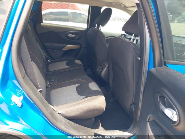1C4PJLCB5JD620962 Jeep Cherokee Latitude