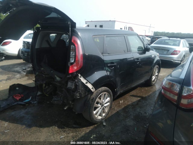 KIA SOUL + 2018 KNDJP3A58J7605839 Image 4
