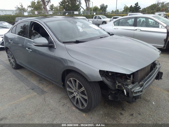 2017 Volvo S60, VIN: LYV402HK5HB144676