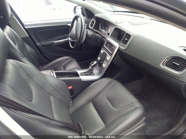 2017 Volvo S60, VIN: LYV402HK5HB144676