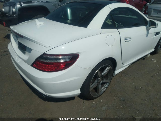 2015 Mercedes-Benz SLK-Class, VIN: WDDPK4HA4FF112941
