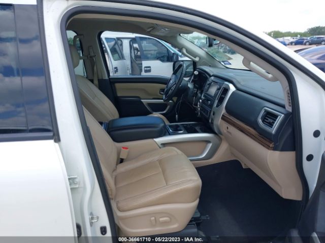 1N6AA1E5XHN527955 Nissan Titan Sl