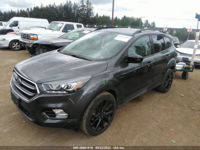 1FMCU9GD5JUD51605 Ford ESCAPE SE