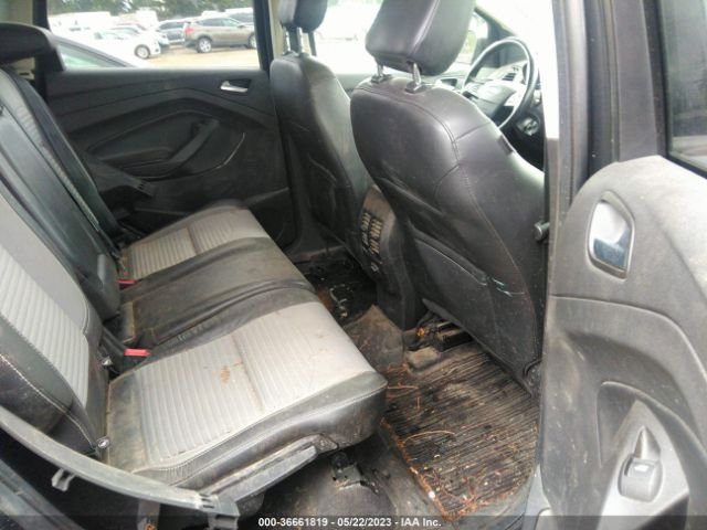 1FMCU9GD5JUD51605 Ford ESCAPE SE