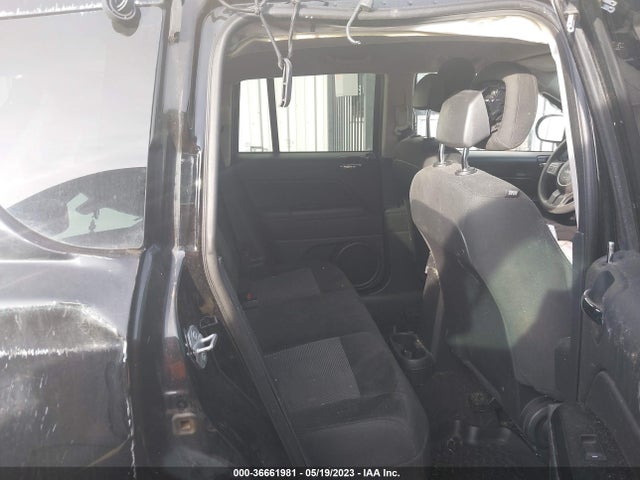1C4NJDBB4GD508726 Jeep Compass Sport