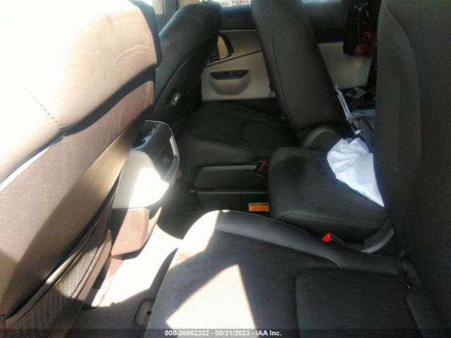 KNDNB4H30P6213205 KIA Carnival Lx