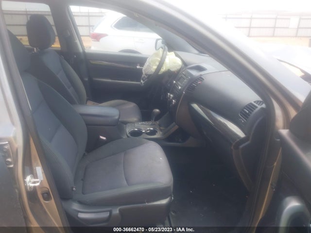 2012 KIA SORENTO LX VIN: 5XYKT4A23CG296332