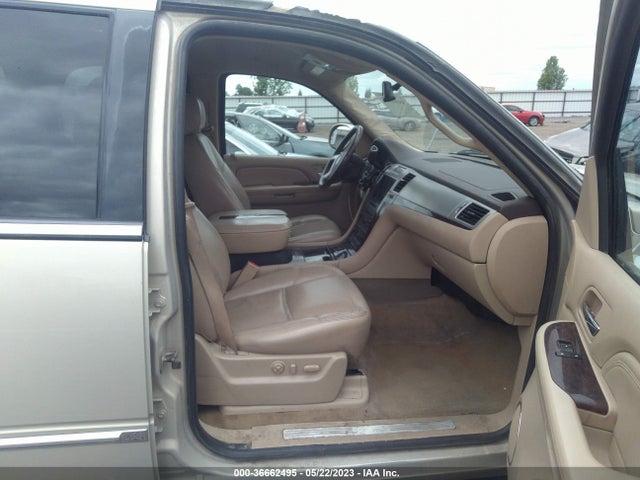 2009 CADILLAC ESCALADE VIN: 1GYFK132X9R246127