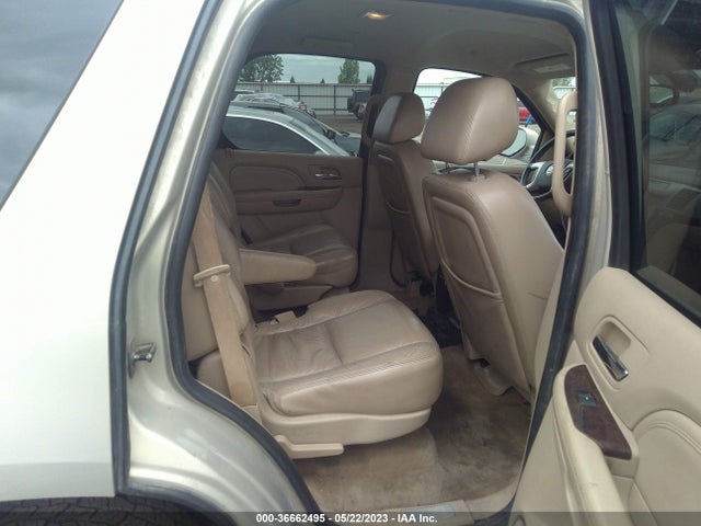 2009 CADILLAC ESCALADE VIN: 1GYFK132X9R246127