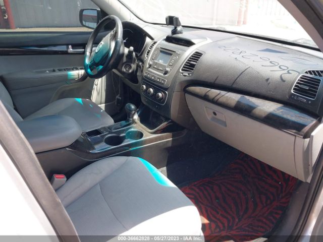 5XYKTDA69FG552125 KIA SORENTO LX