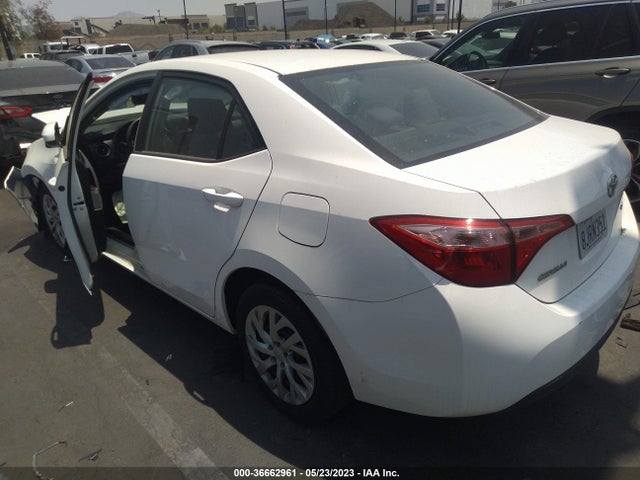 Toyota COROLLA LE 2018 2T1BURHE5JC034430 Image 4
