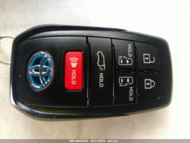 5TDJRKEC2NS099367 Toyota SIENNA XLE