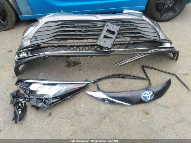 5TDJRKEC2NS099367 Toyota SIENNA XLE