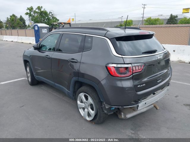 3C4NJDBB9JT409319 Jeep Compass Latitude