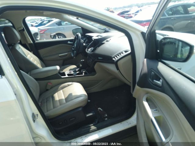 1FMCU0J96HUA26259 Ford Escape Titanium