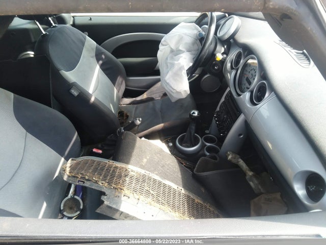 2005 MINI COOPER CONVERTIBLE S VIN: WMWRH33525TF84108