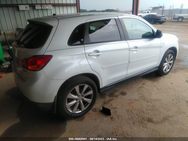 4A4AP3AUXEE019743 Mitsubishi Outlander Sport Es