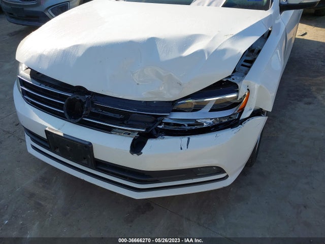 3VWL17AJ1FM252031 Volkswagen Jetta Sedan 1.8t Sel