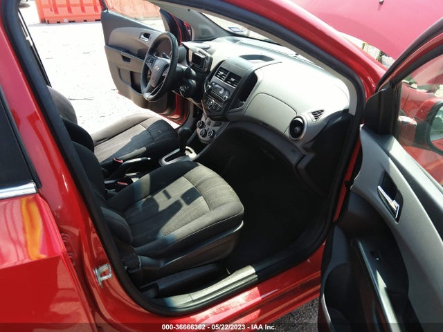 Chevrolet SONIC LT 2014 1G1JC6SHXE4106823 Image 5