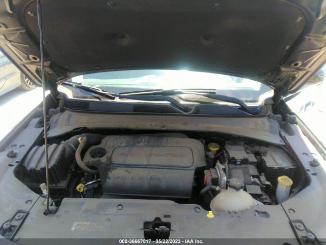 3C4NJCBB9JT300045 Jeep Compass Latitude