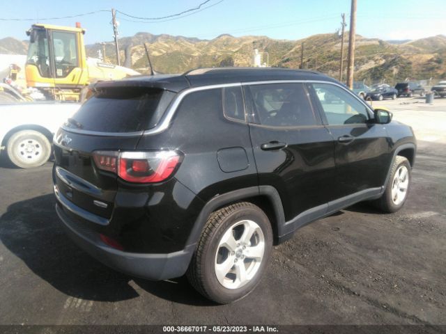 3C4NJCBB9JT300045 Jeep Compass Latitude