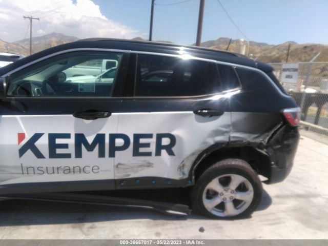 3C4NJCBB9JT300045 Jeep Compass Latitude