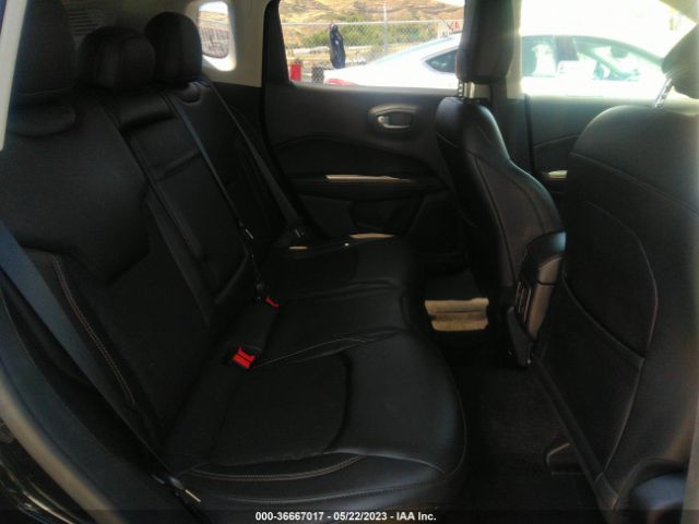 3C4NJCBB9JT300045 Jeep Compass Latitude