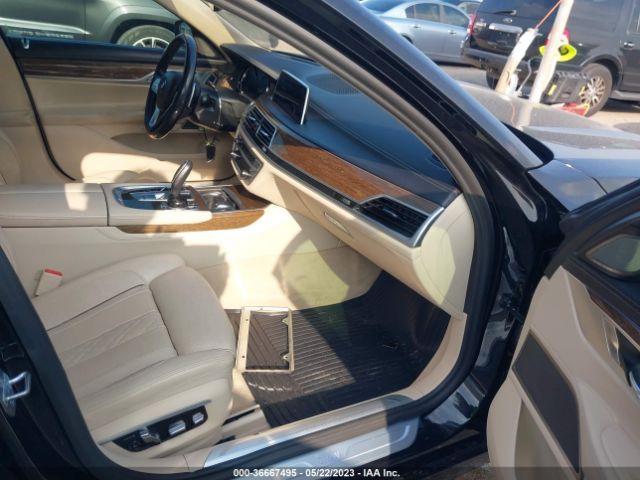 WBA7E2C33HG741180 BMW 7 Series 740i