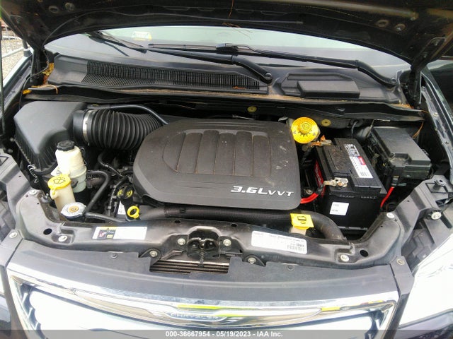 2C4RC1BG8GR300223 Chrysler Town & Country Touring