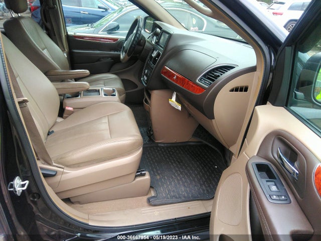 2C4RC1BG8GR300223 Chrysler Town & Country Touring