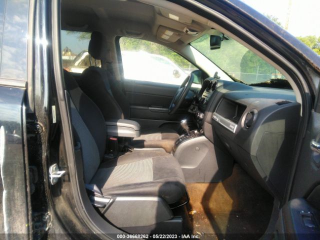 1C4NJCBA4GD705591 Jeep Compass Sport