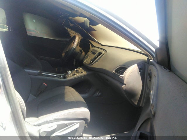 Chrysler 200 Limited 2015 1C3CCCAB2FN714539 Image 5