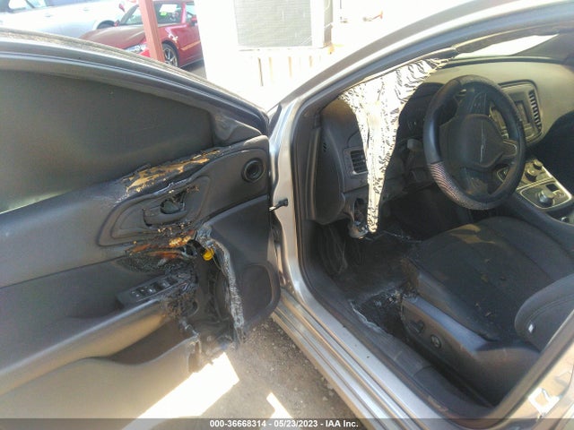 Chrysler 200 Limited 2015 1C3CCCAB2FN714539 Image 6