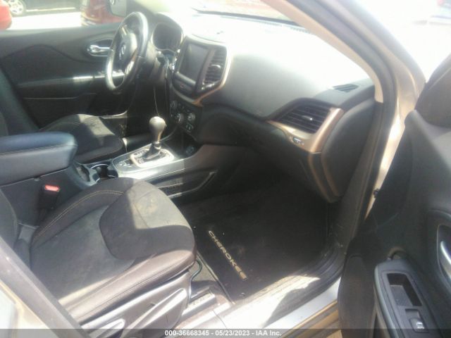 1C4PJLCB1GW217655 Jeep Cherokee Latitude