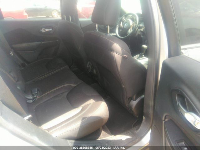1C4PJLCB1GW217655 Jeep Cherokee Latitude