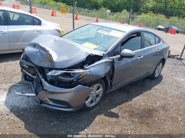 Chevrolet CRUZE LT 2018 1G1BE5SMXJ7133485 Image 2