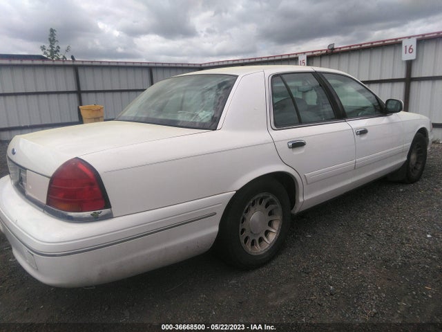 1998 FORD CROWN VICTORIA LX VIN: 2FAFP74W1WX180862