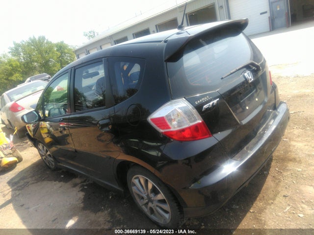 2013 HONDA FIT SPORT VIN: JHMGE8H50DC036384