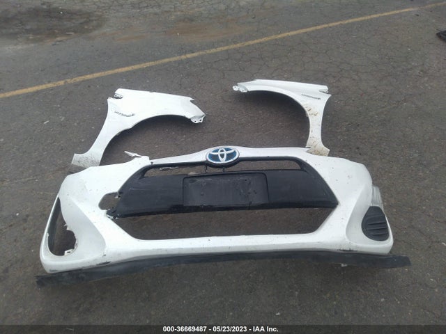 Toyota Prius C One/two/three/four 2016 JTDKDTB39G1118543 Image 12