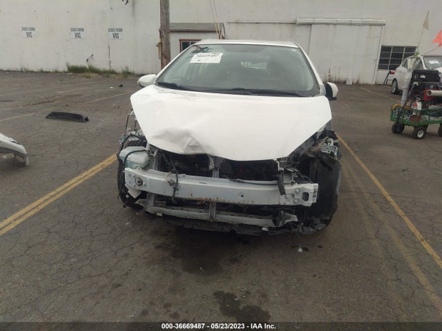 Toyota Prius C One/two/three/four 2016 JTDKDTB39G1118543 Image 6