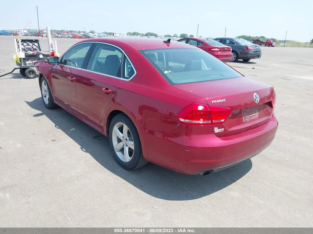 1VWAT7A3XFC113195 Volkswagen Passat 1.8t Limited Edition