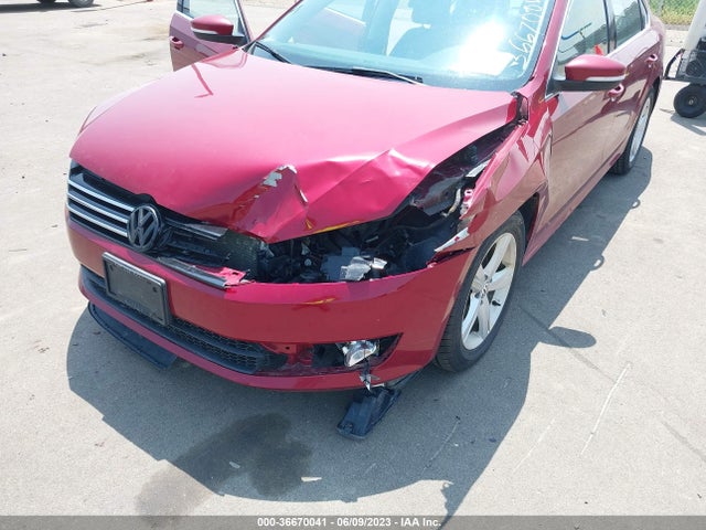 1VWAT7A3XFC113195 Volkswagen Passat 1.8t Limited Edition