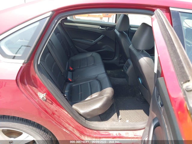 1VWAT7A3XFC113195 Volkswagen Passat 1.8t Limited Edition