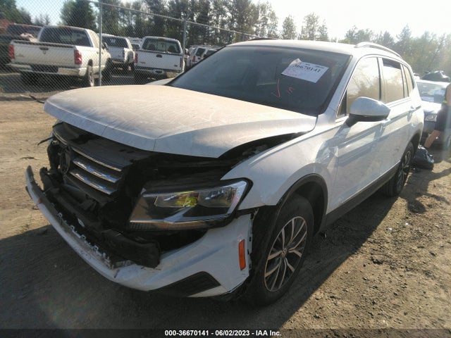 3VV2B7AX4LM062737 Volkswagen Tiguan Se/sel/se R-line Black