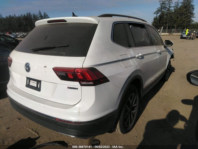 3VV2B7AX4LM062737 Volkswagen Tiguan Se/sel/se R-line Black