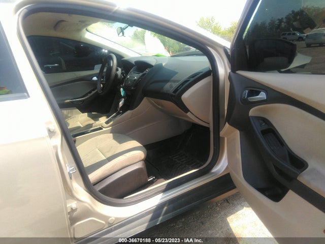 Ford FOCUS SE 2017 1FADP3F2XHL256380 Image 6