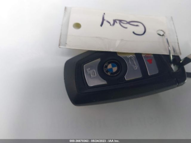 WBA8E1G57HNU12715 BMW 3 Series 320i