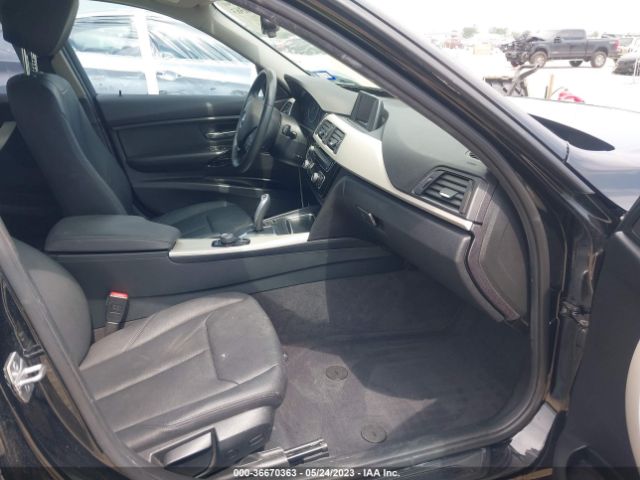 WBA8E1G57HNU12715 BMW 3 Series 320i